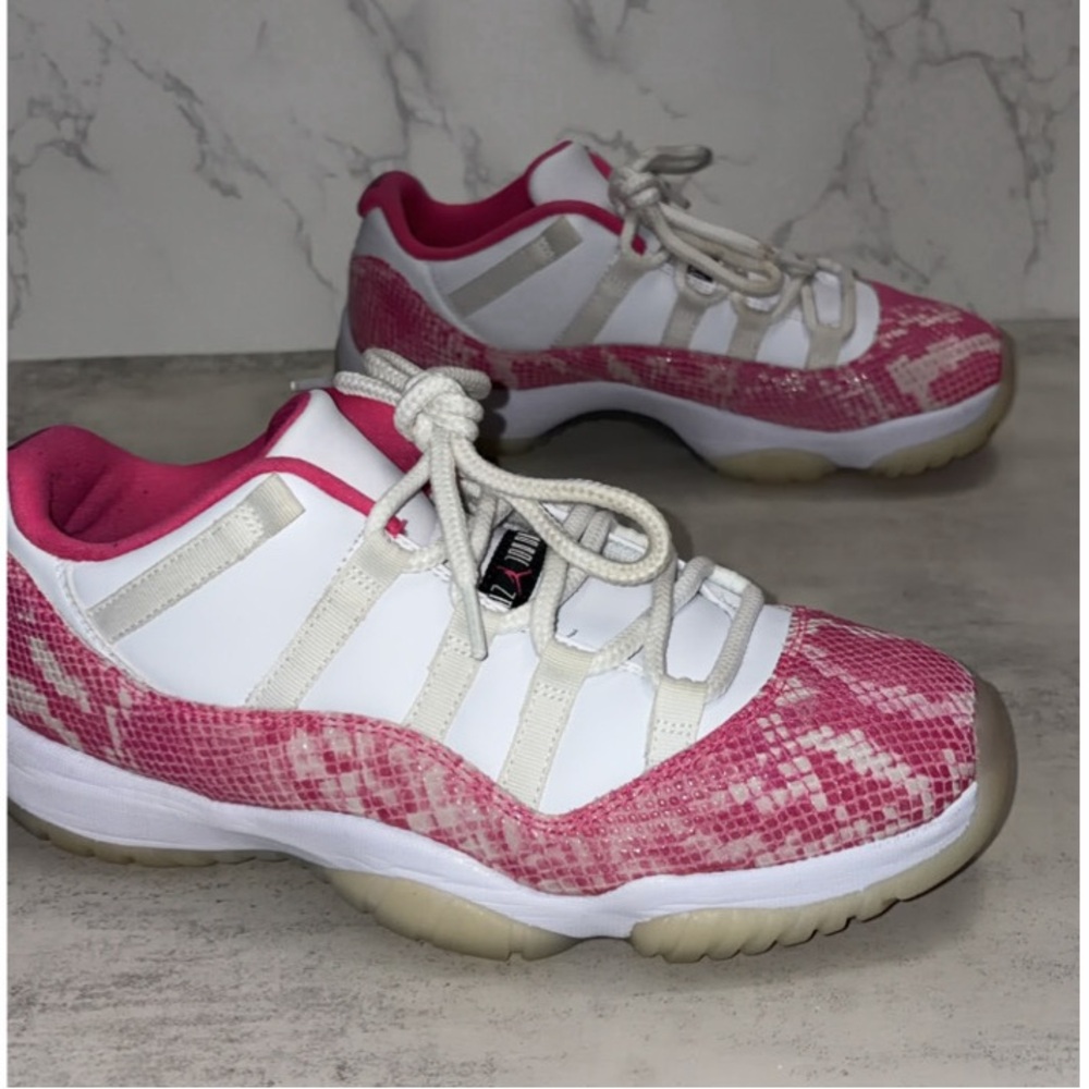 Jordan 11 Retro Low Pink Snakeskin - Picture 4 of 9